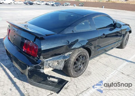 2007 Ford Shelby Gt500 z USA, uszkodzony, nr VIN 1ZVHT88S175369782